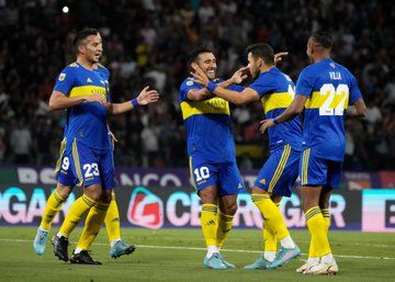 Los jugadores del Boca celebran su triunfo