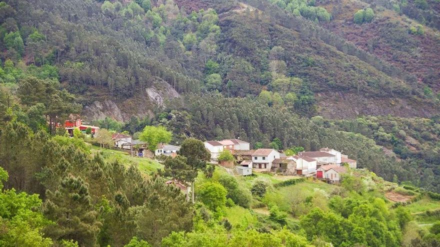 Ni Pirineos ni Picos de Europa: la ruta de senderismo con las mejores vistas de España está en Galicia según la revista Viajar