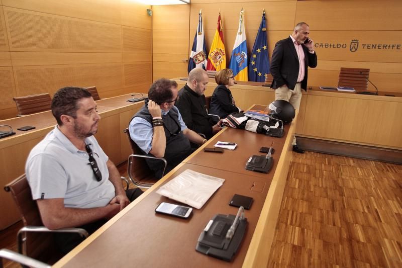 Reunión Mesa del Taxi en el Cabildo de Tenerife | 03/03/2020.Declaraciones de Enrique Arriaga y reunión de la mesa del taxi  | 03/03/2020 | Fotógrafo: María Pisaca Gámez