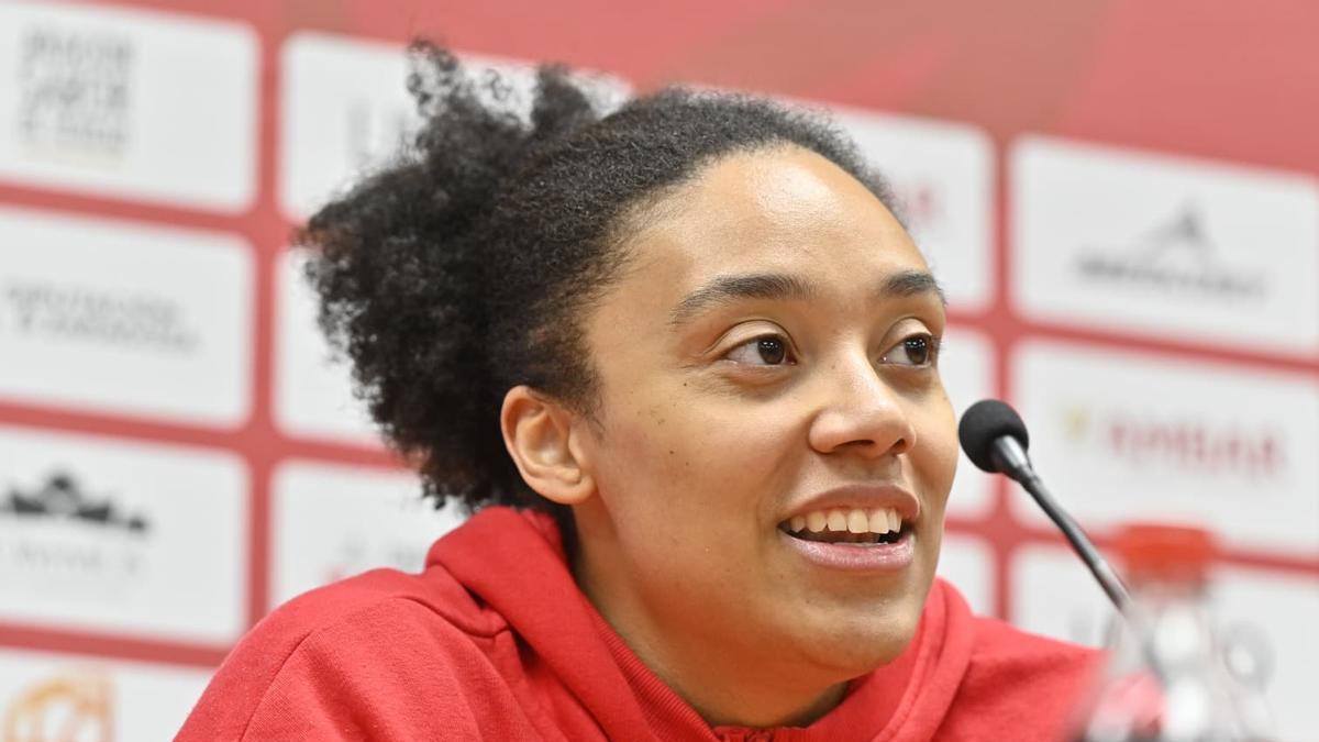 Helena Oma, en rueda de prensa