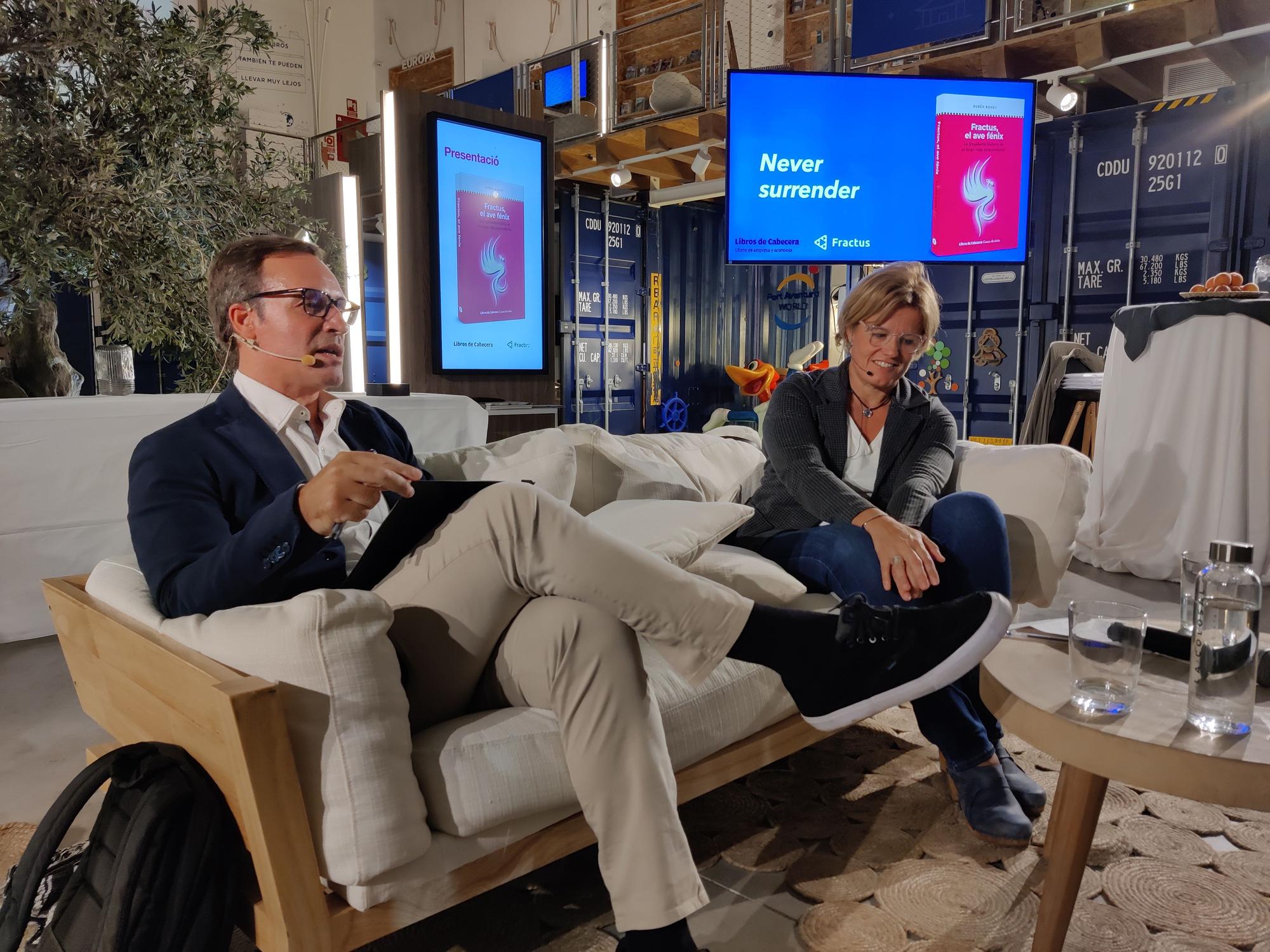 Rubén Bonet y Mar Galtes en la presentación del libro ‘Fractus, el ave fénix’