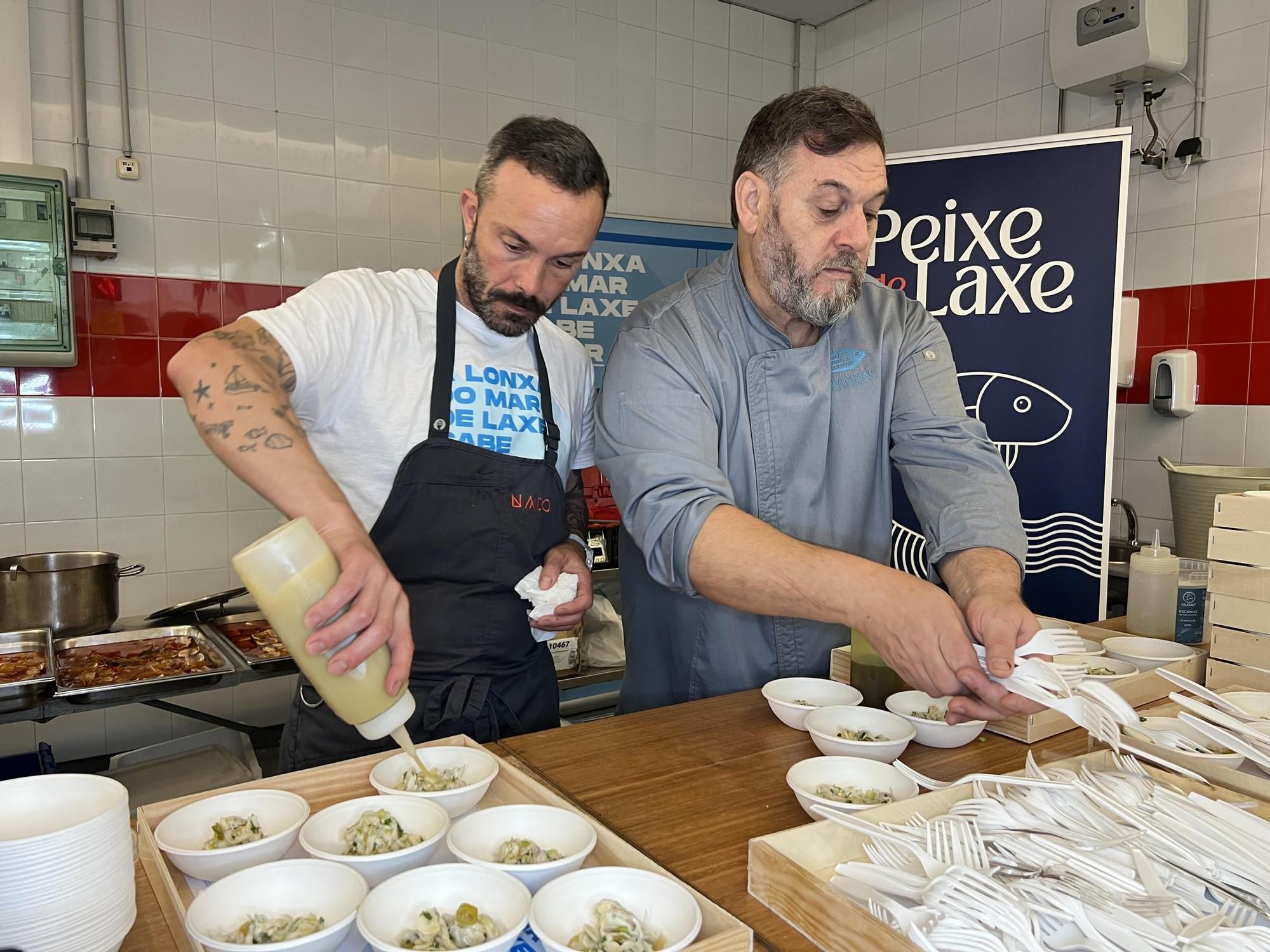 El chef Miguel Mosteiro, a la derecha, elaborará las tapas en Noia.