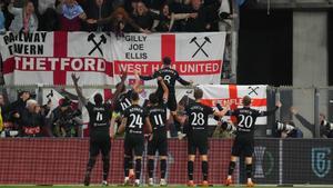 Resumen, goles y highlights del AZ 0 - 1 West Ham de la vuelta de semifinales de la Conference League