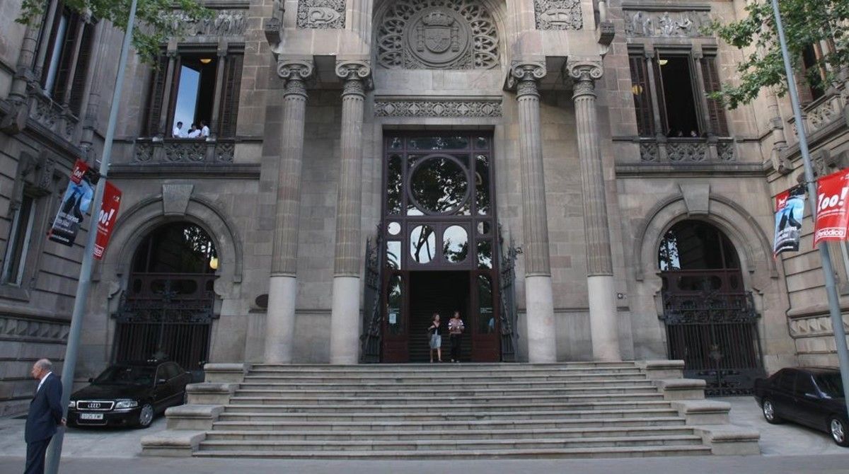 Fachada de la Audiencia de Barcelona