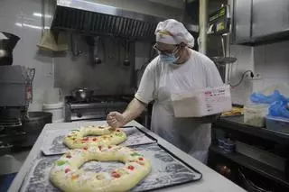 Las panaderías artesanas apagan el horno el 3 de enero: "Sin luz no hay roscones"