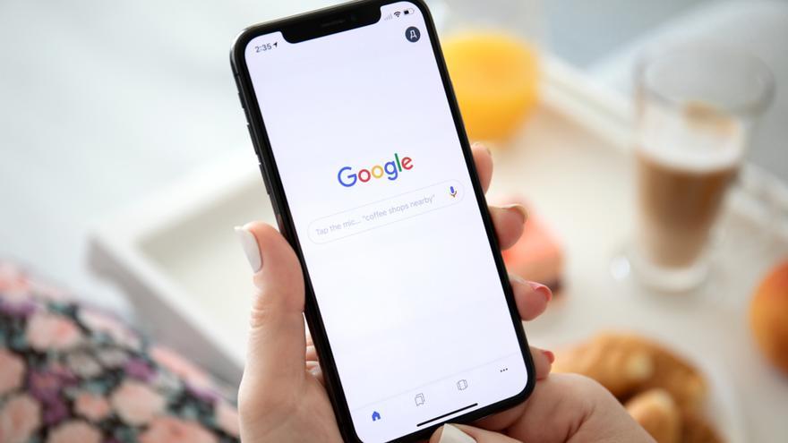 Una pantalla de Google en un iPhone X.