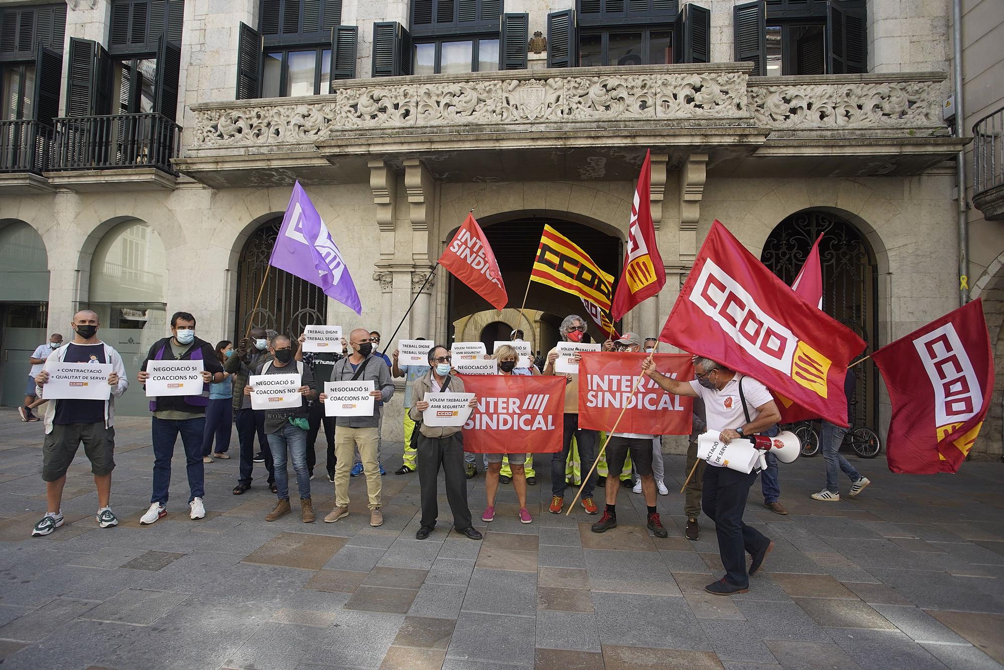 Treballadors de Girona+Neta lamenten que els «criminalitzin» per la brutícia i ho atribueixen a «retallades encobertes»