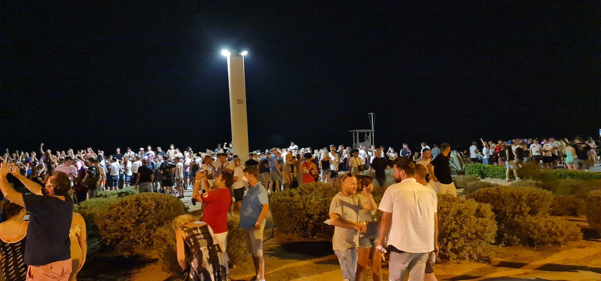 Nuevo botellón en Platja de Palma pese a las restricciones