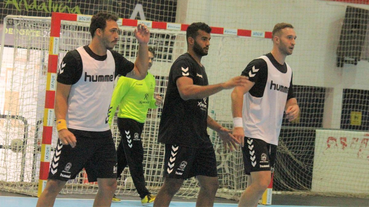 Joao, Marcio y Mitic, en un entrenamiento del Ángel Ximénez.