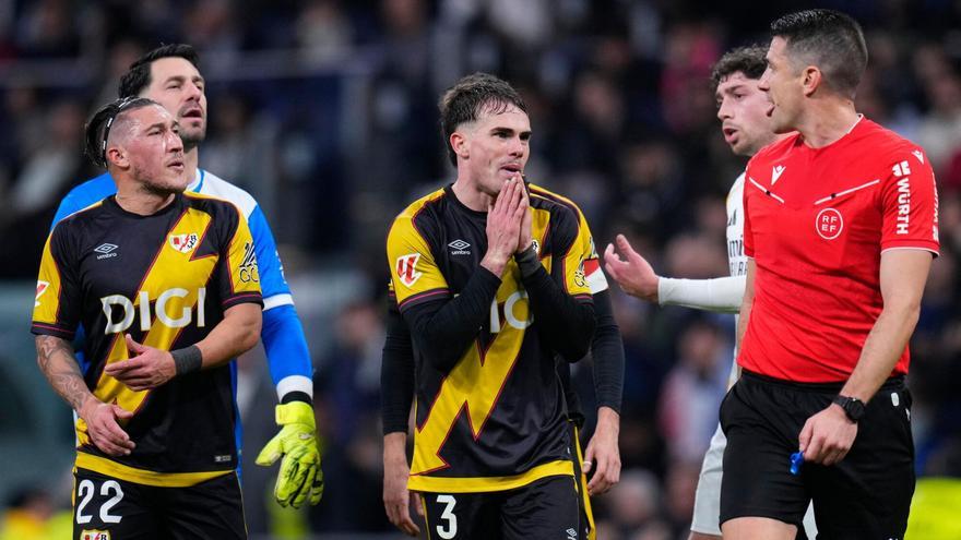 Así ha perdido el Barça el relato de los escándalos arbitrales