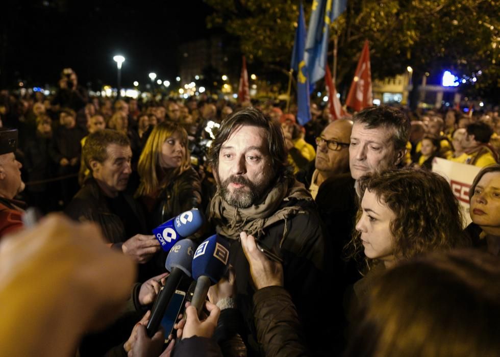 Multitudinaria marcha de "Alcoa no se cierra" en Avilés