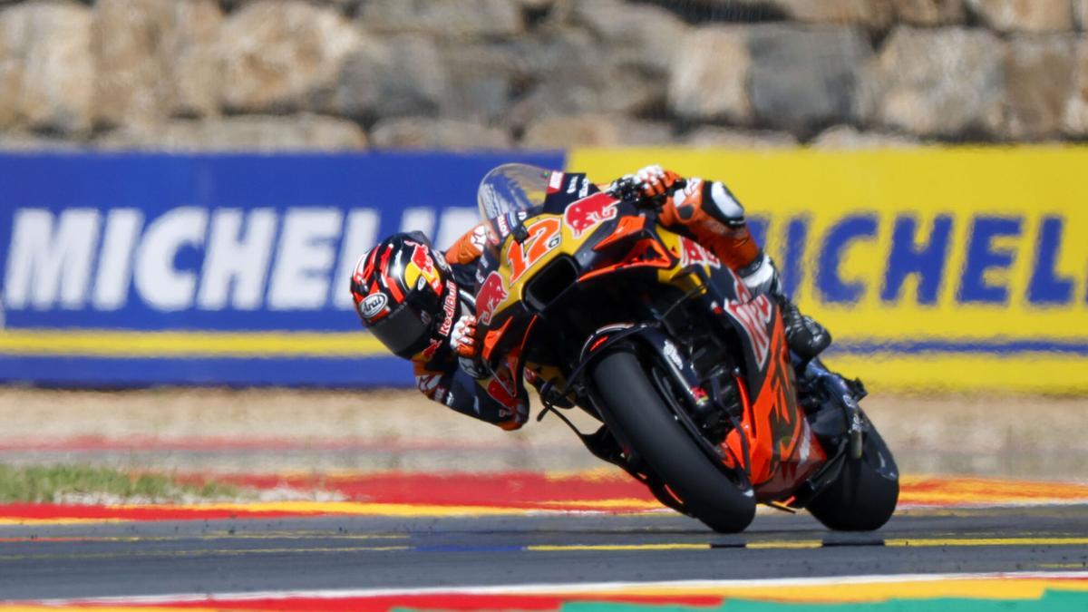 Vi?ales vuela en los test de Arag車n; Marc M芍rquez, tercero