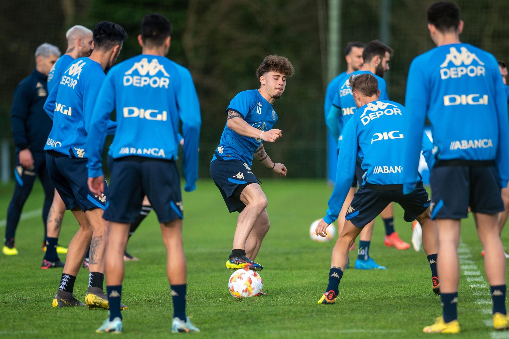 Deportivo: Óscar Cano rebaja la intensidad del entrenamiento