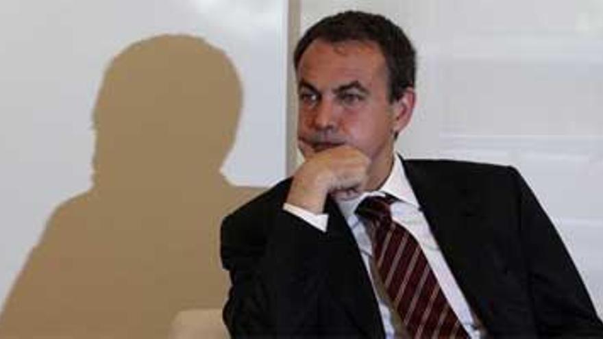 Zapatero: &quot;Estamos viviendo los momentos más difíciles de la crisis&quot;