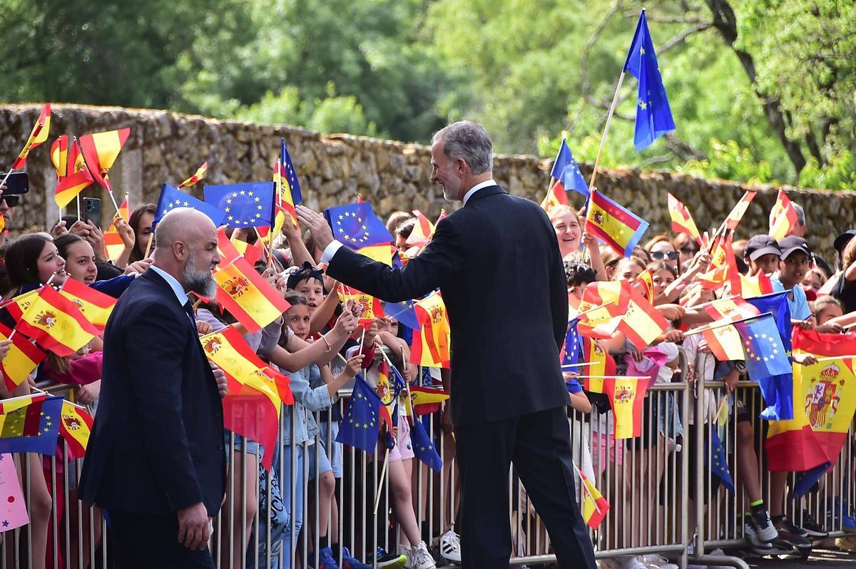 Fotogalería | La llegada del Rey de España, Felipe VI, al Monasterio de Yuste, en imágenes