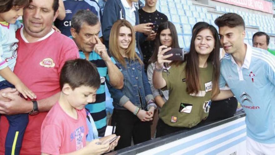 Naranjo, en su presentación con el Celta en verano.