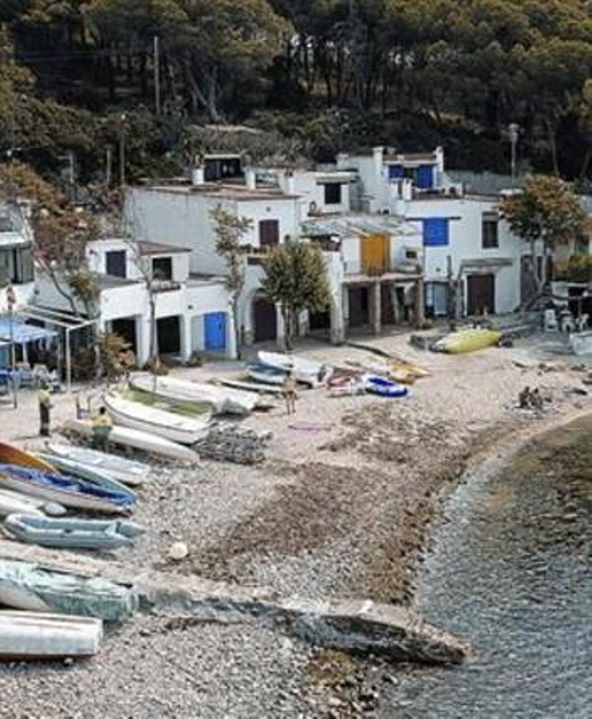 Les antigues barraques de pescadors de la cala s’Alguer. Les antigues barraques de pescadors de la cala s’Alguer.