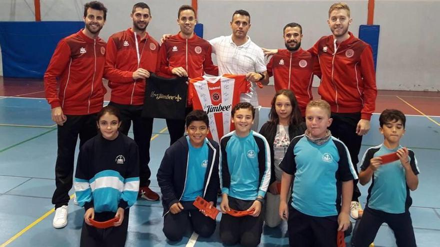 Visita de los jugadores al CEIP Virgen del Carmen.