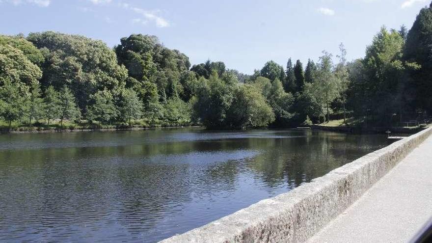 El parque y laguna de Castiñeiras en Marín. // S.A.