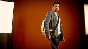 Andreu Rifé interpreta en acústic la cançó ’M’agrada el ping pong’.