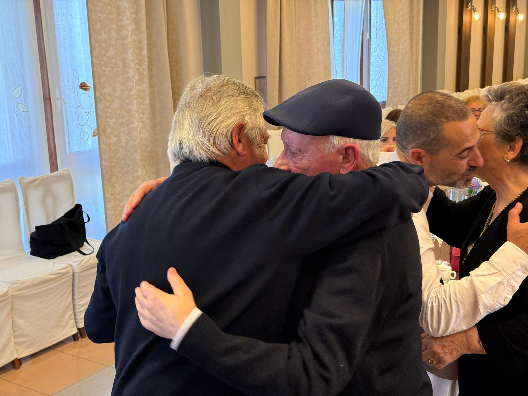 El Hogar del Pensionista de El Berrón celebra su comida anual