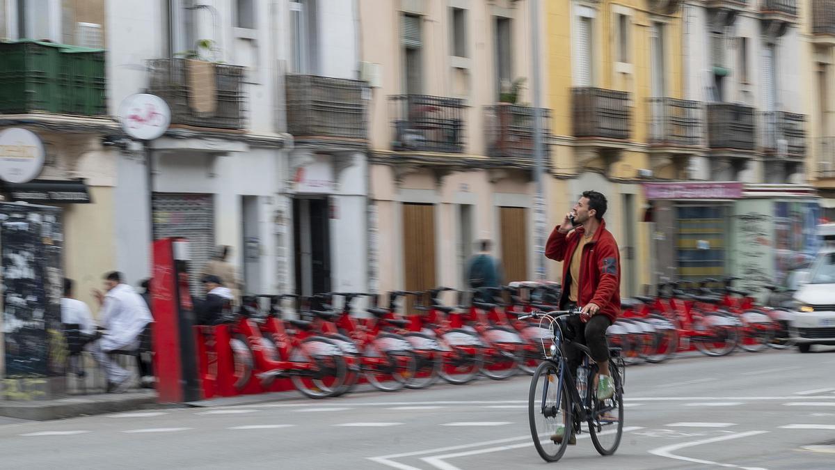 Una parada del Bicing en el Poblenou, en Barcelona.