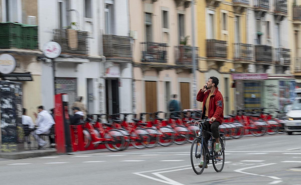 Una parada del Bicing en el Poblenou, en Barcelona. Una parada del Bicing en el Poblenou, en Barcelona.