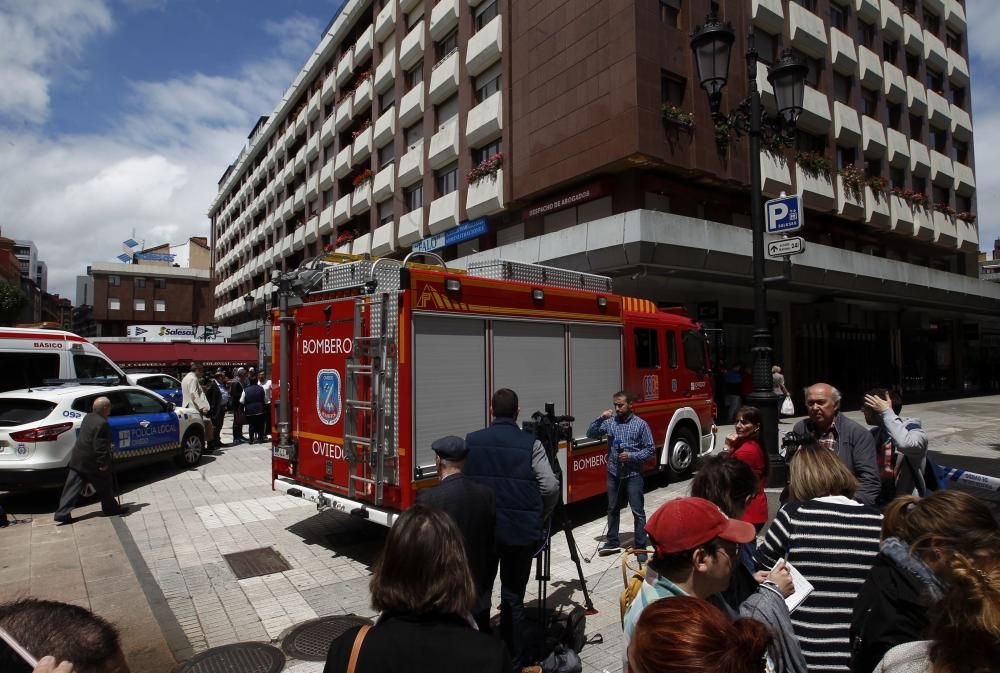 Una mujer fallece al incendiarse su piso en el edificio de Salesas, en Oviedo