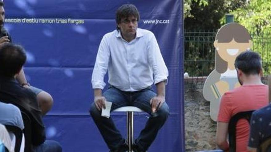 Puigdemont durant la intervenció a l&#039;Escola d&#039;Estiu de la Joventut Nacionalista de Catalunya.