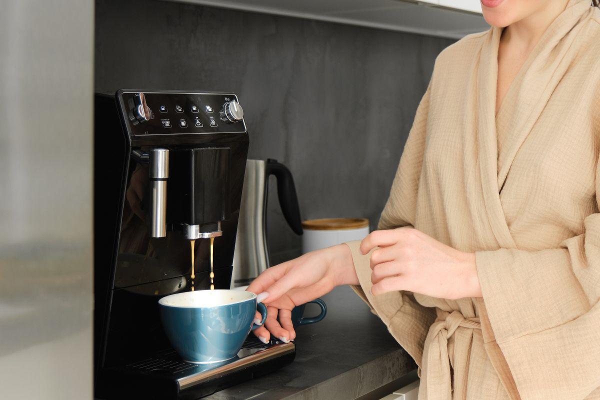 Amantes del café la cafetera superautomática De'Longui alcanza su precio mínimo histórico