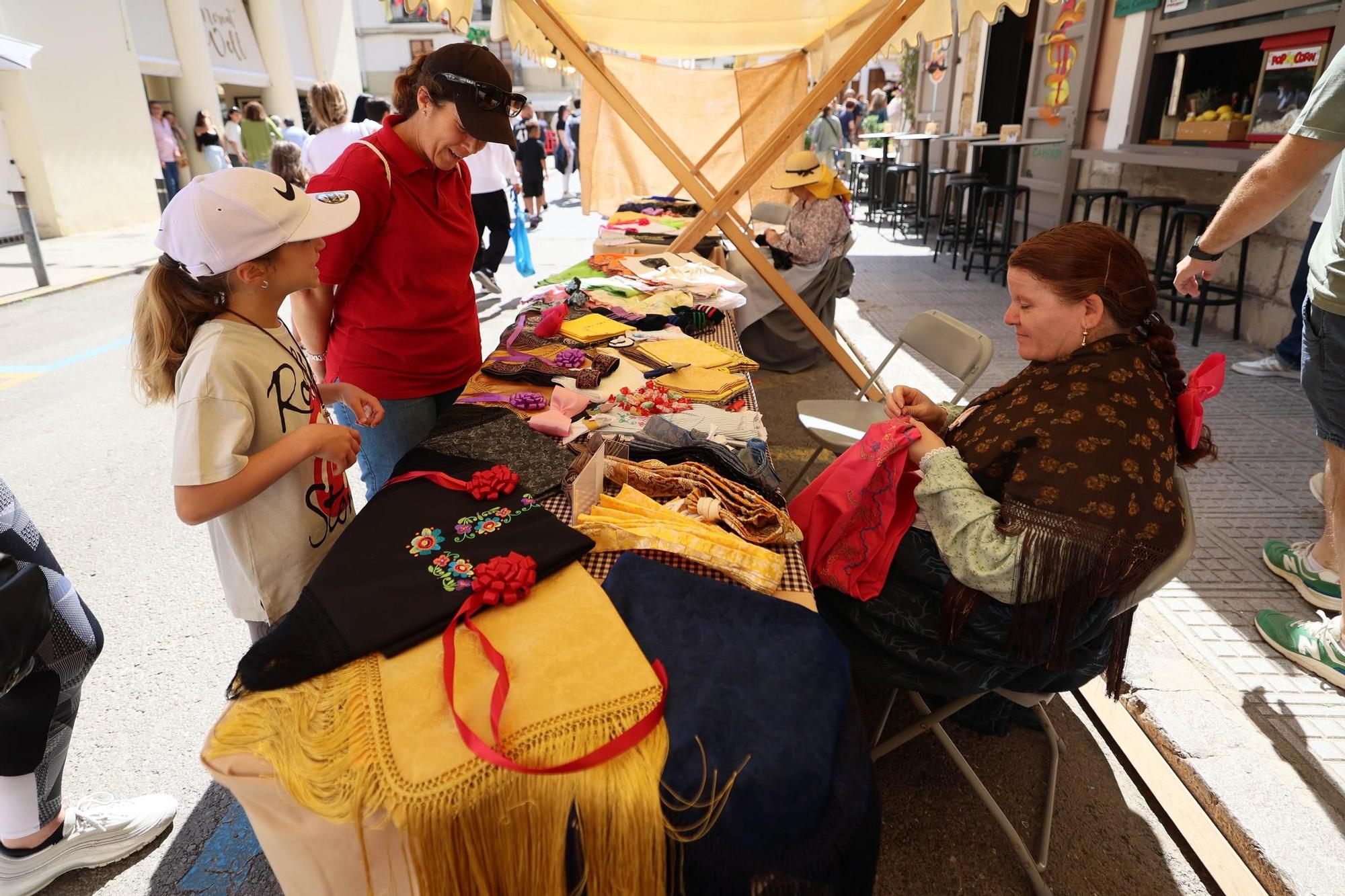 Compras de último día en la feria Eivissa Medieval