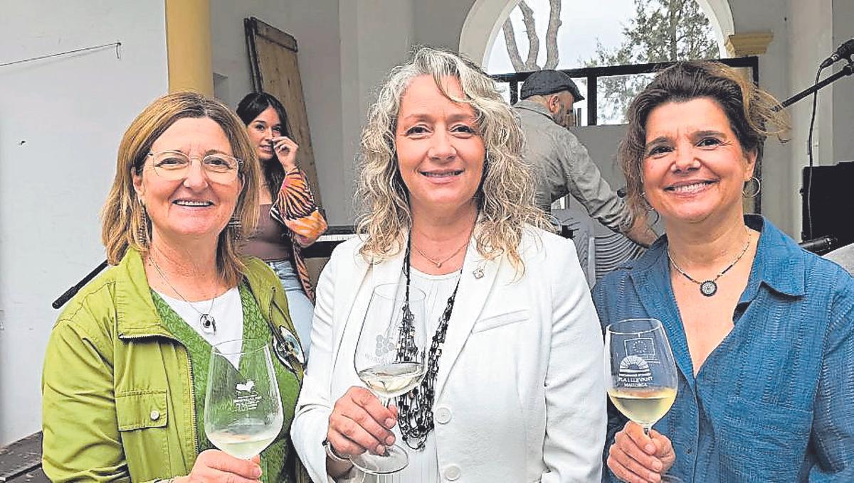 Marga Amat, Pilar Amate y Cristina Sales
