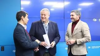 El PP recibe a Óscar Puente llamando "migajas" el nuevo tramo de la A33