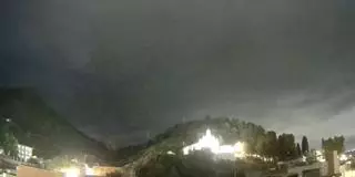 Meteorología fascinante: ‘Time lapse’ del paso de la tormenta sobre un pueblo de Castellón