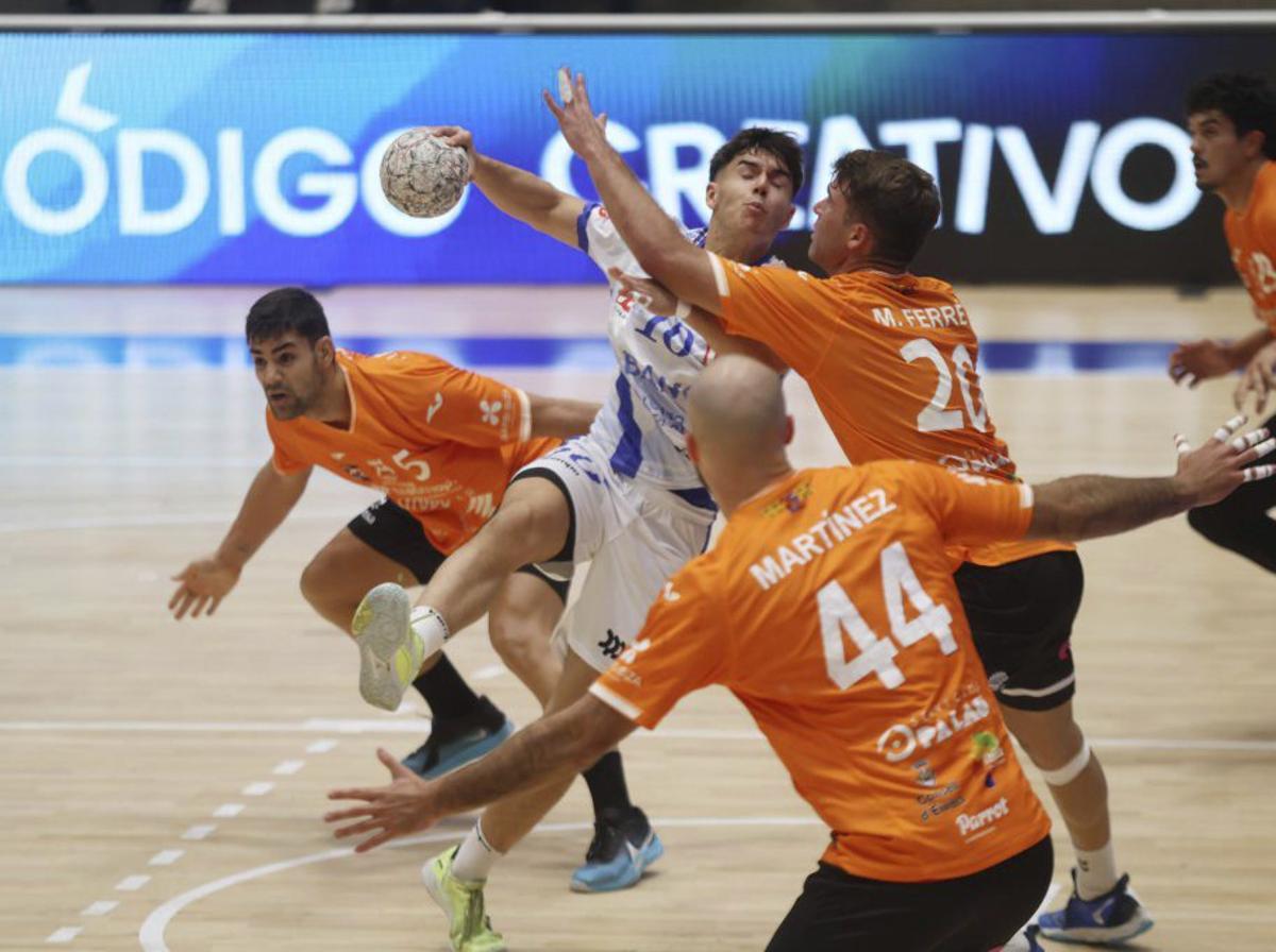 Iago Costas, en el partido contra el Eivissa. |  Gustavo Santos