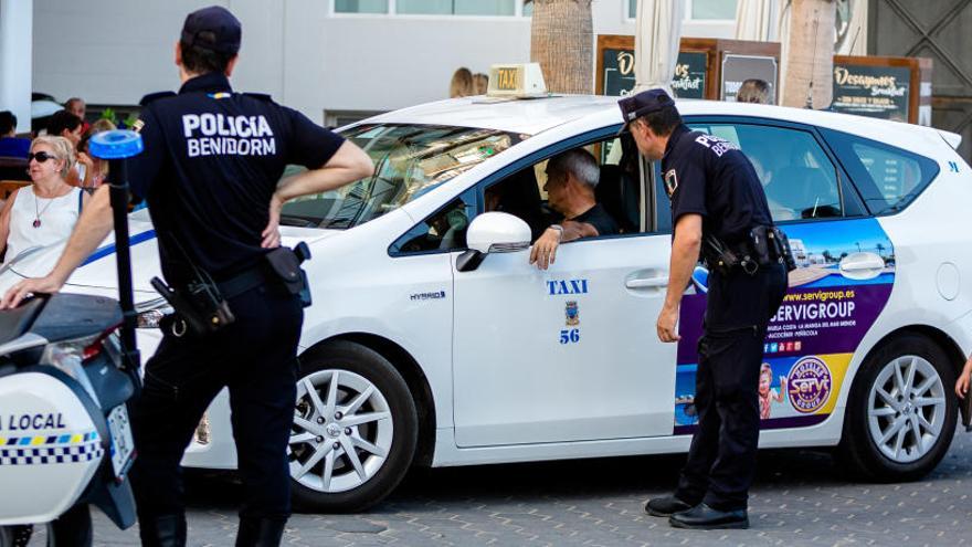 Benidorm privatiza servicios por la jubilación de golpe de 31 policías