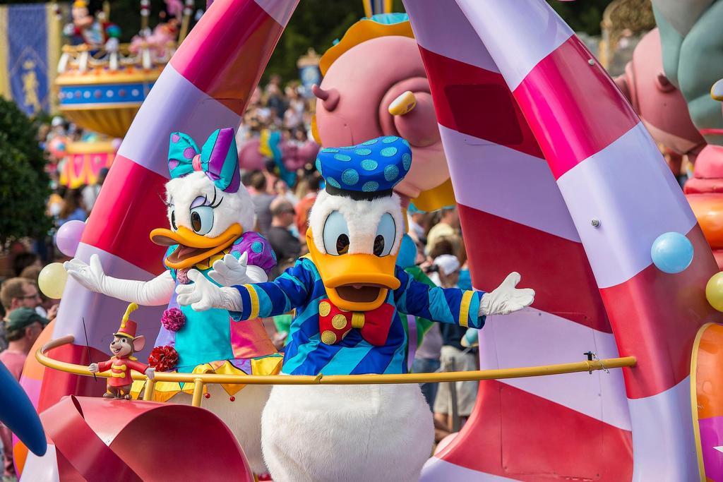 Daisy y el pato Donald.