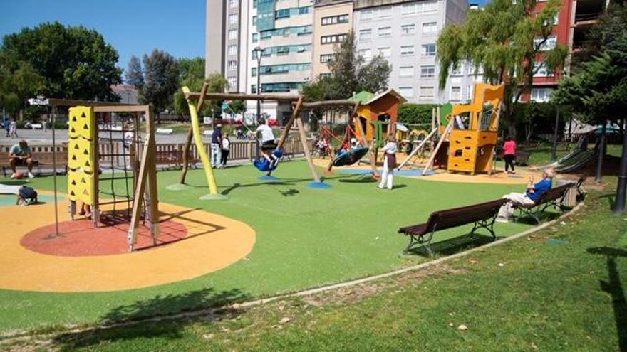 Parque infantil, plaza de la Tolerancia.