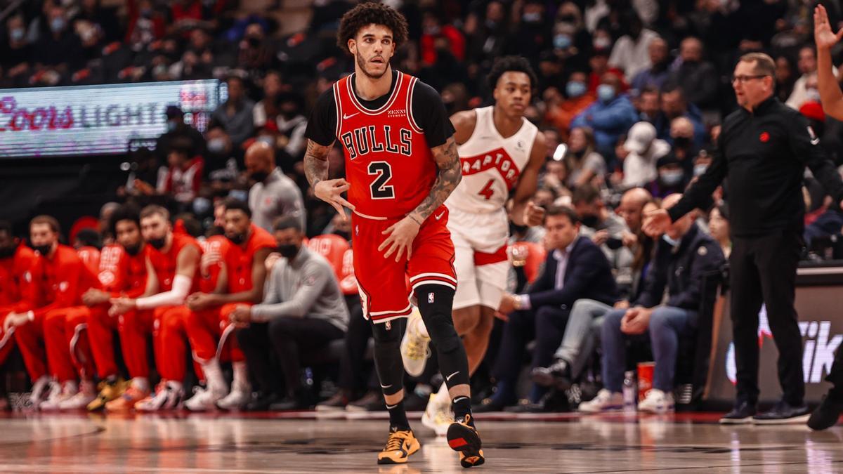 Lonzo Ball, de los Chicago Bulls, en Toronto ante los Raptors.