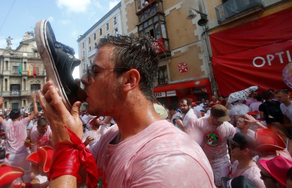 Un chupinazo inclusiu dóna inici als «Sanfermines