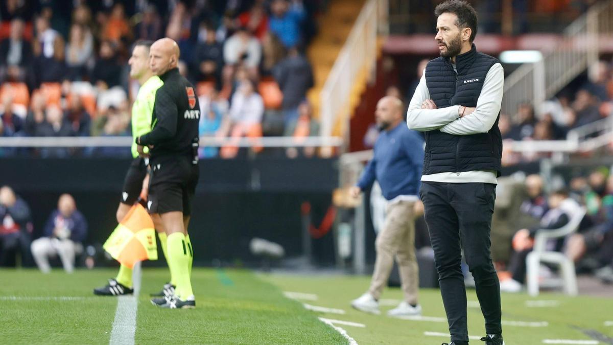 Carlos Corbéran, ayer, en Mestalla.