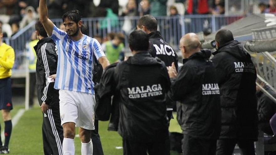 Roque Santa Cruz, en su despedida con el Málaga en el pasado mes de enero.