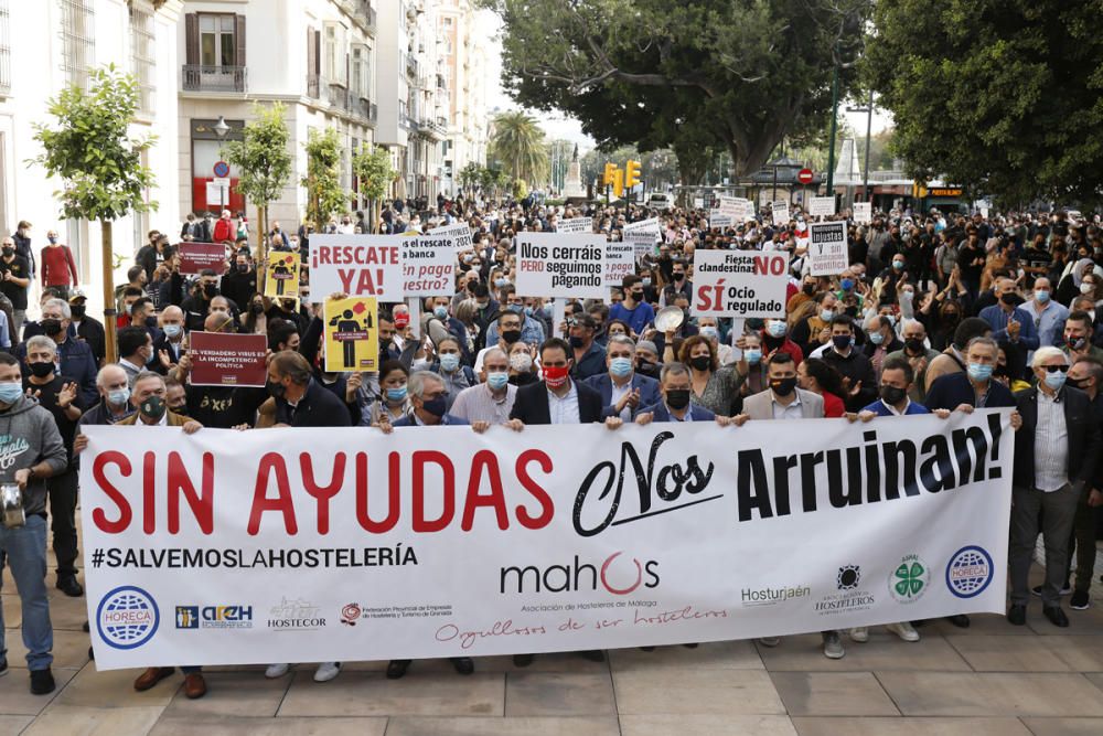 Protesta de la hostelería malagueña por las nuevas restricciones 'Sin ayudas nos arruinan"