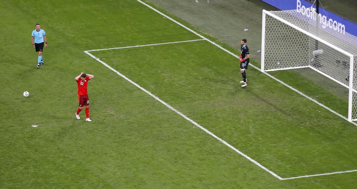 La tanda de penaltis del Suiza - España, en imágenes