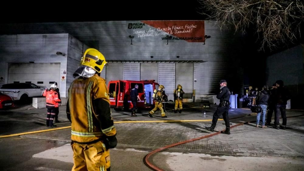 Trampolinpark in Palma nach Feuer evakuliert