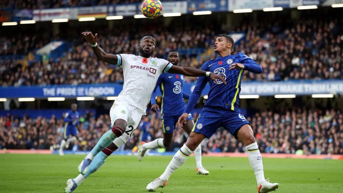 Pese a empatar con el Burnley, el Chelsea continúa siendo líder en solitario de la Premier