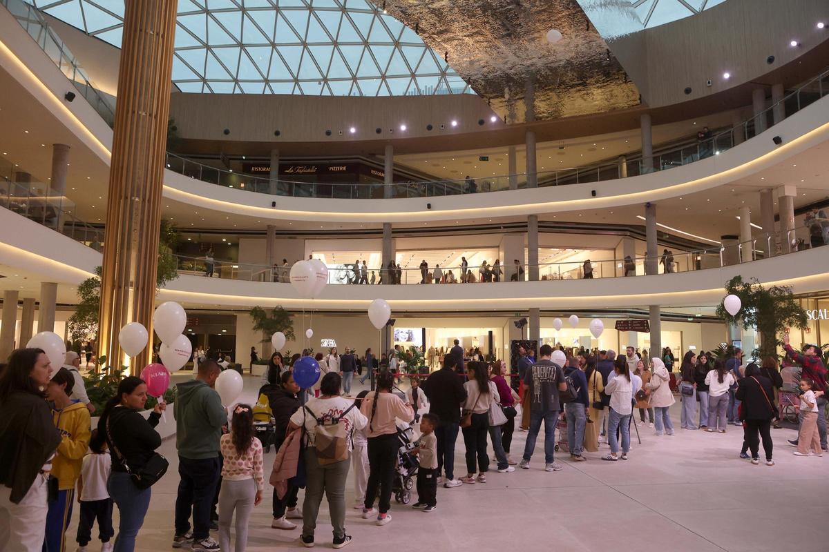 Clientes en la inauguración de la ampliación de Marineda City, el año pasado.