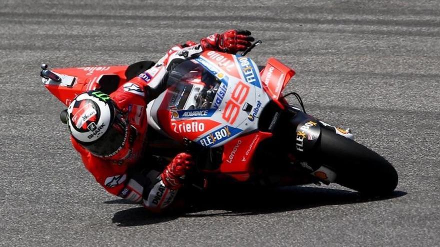 Lorenzo logra, por fin, su primera victoria con Ducati