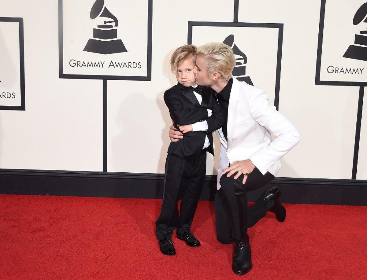 Justin Bieber y su hermano en los Grammy