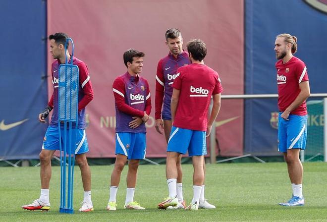 ¡El entrenamiento previo del Barça al comunicado de Koeman!